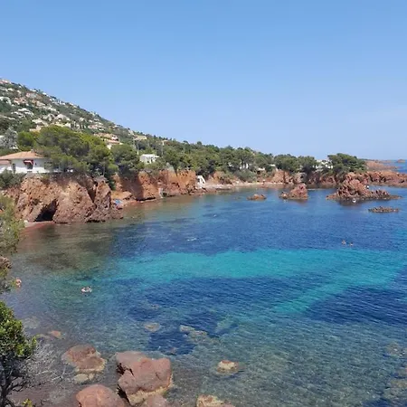 Grand Mobilhome Spacieux 8 Places Avec Piscine Payante Fréjus